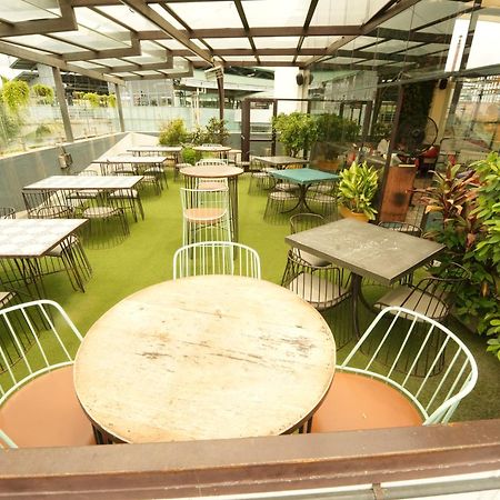 Vaishnavi Residency Hotel Бангалор Екстериор снимка