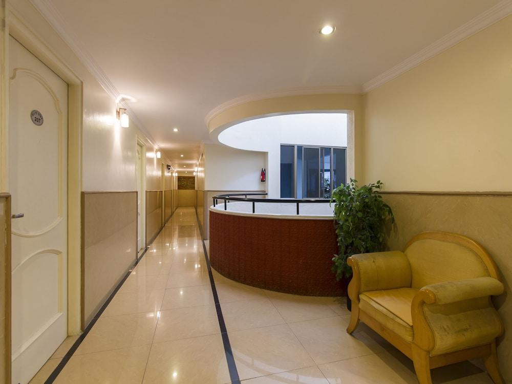 Vaishnavi Residency Hotel Бангалор Екстериор снимка