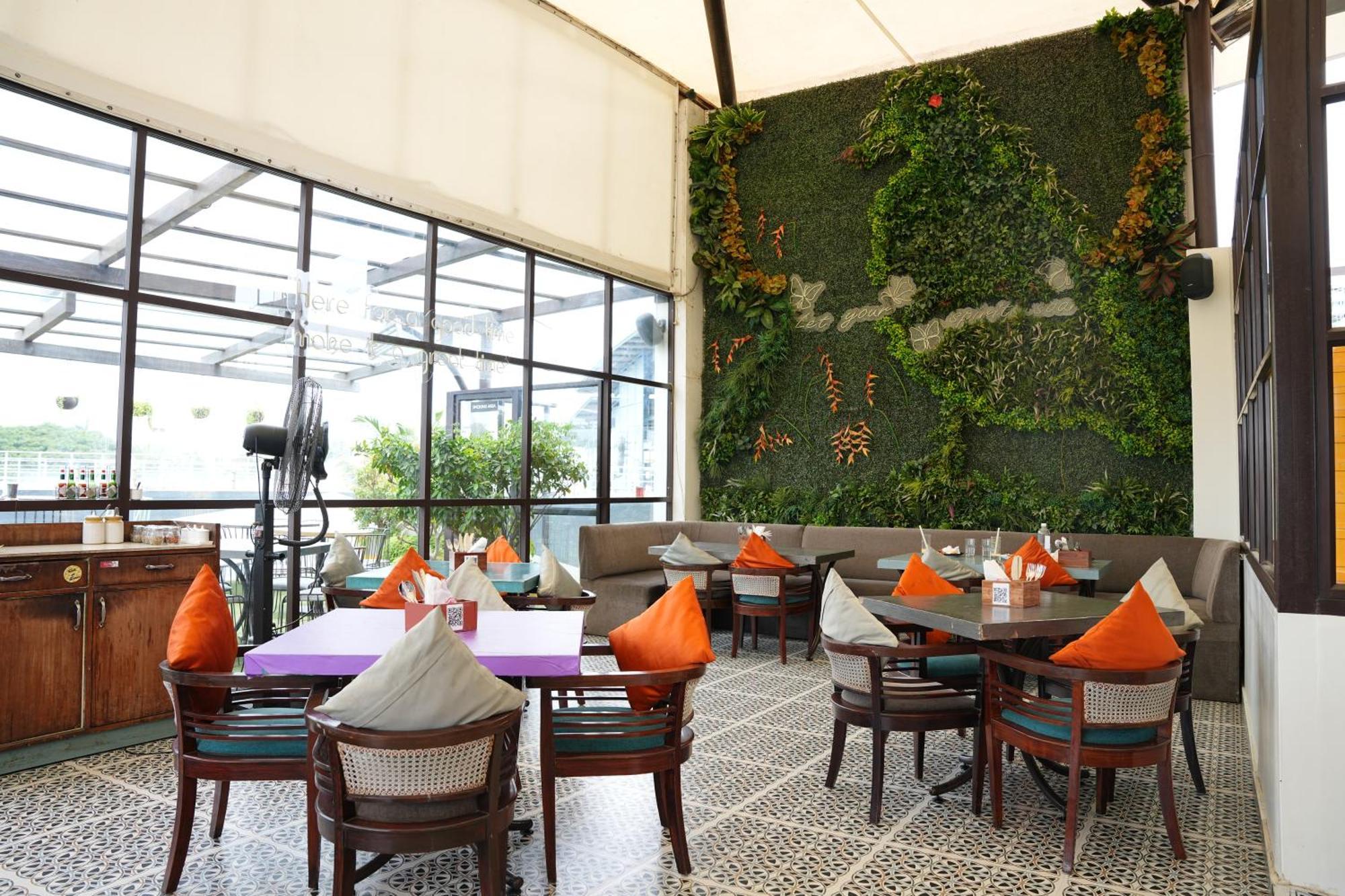 Vaishnavi Residency Hotel Бангалор Екстериор снимка