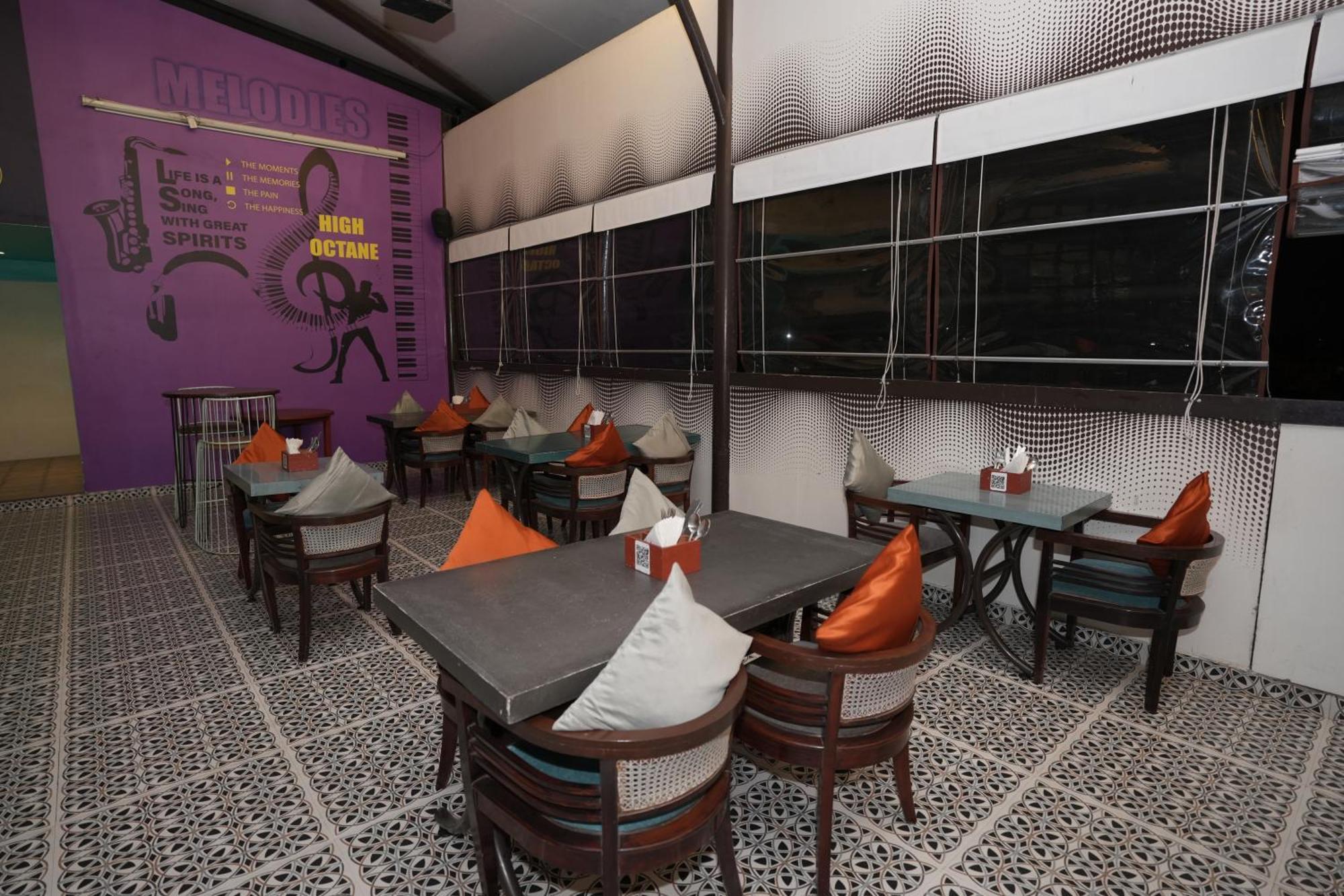 Vaishnavi Residency Hotel Бангалор Екстериор снимка