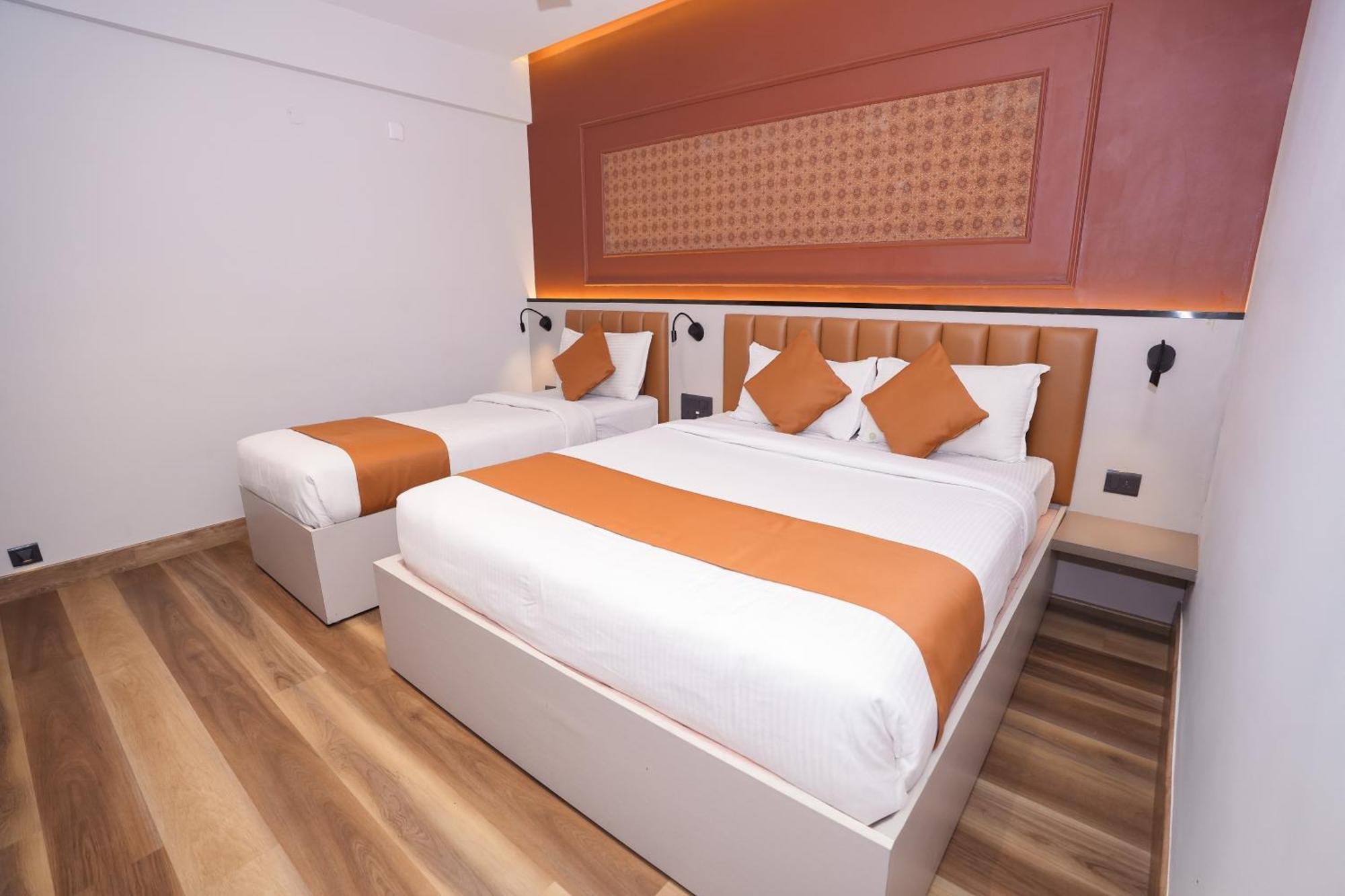 Vaishnavi Residency Hotel Бангалор Екстериор снимка