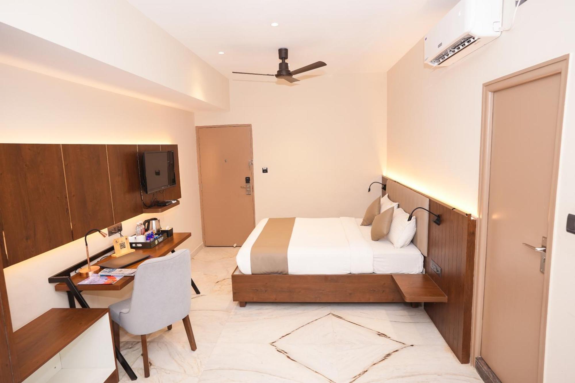 Vaishnavi Residency Hotel Бангалор Екстериор снимка