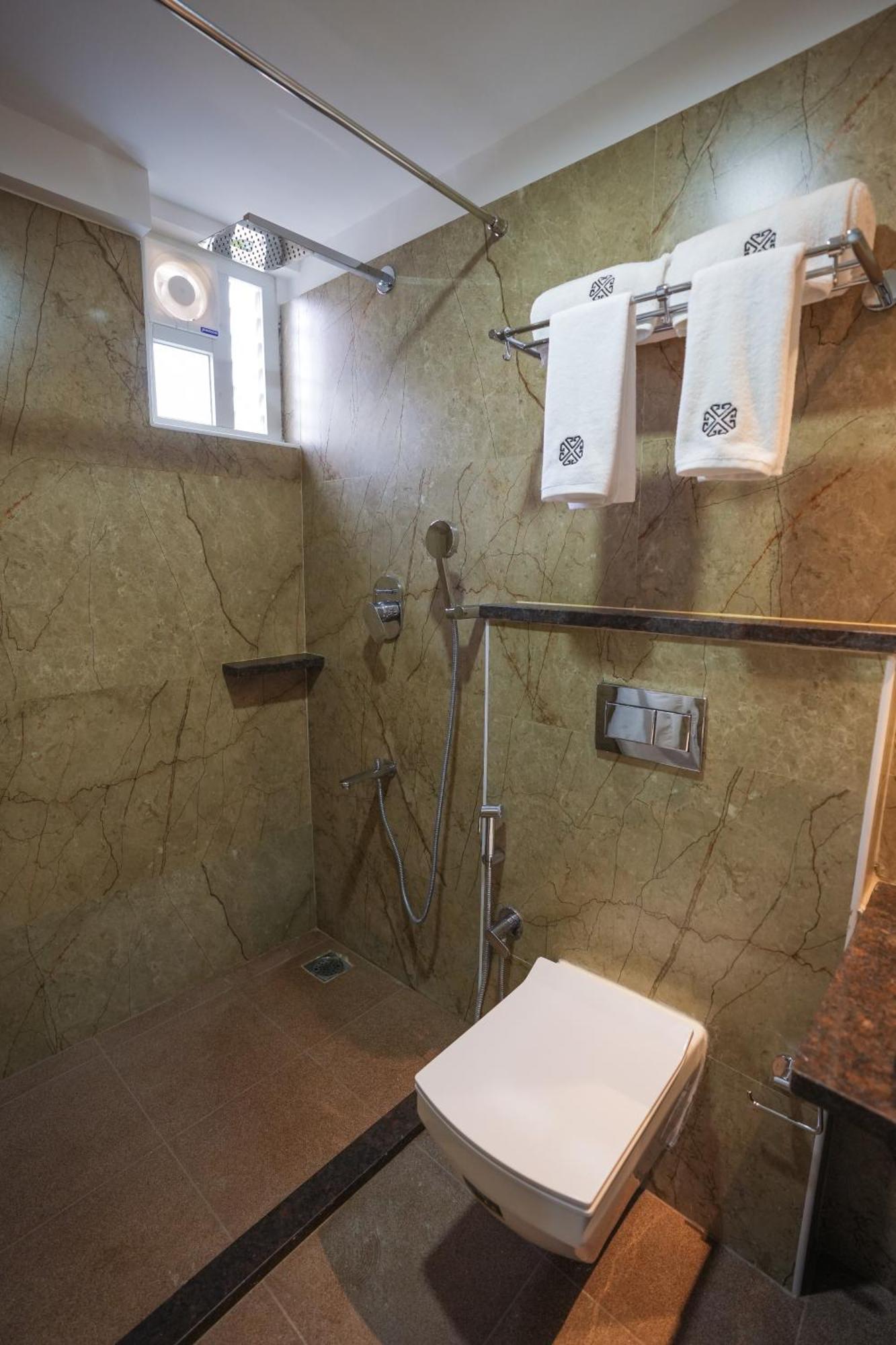 Vaishnavi Residency Hotel Бангалор Екстериор снимка