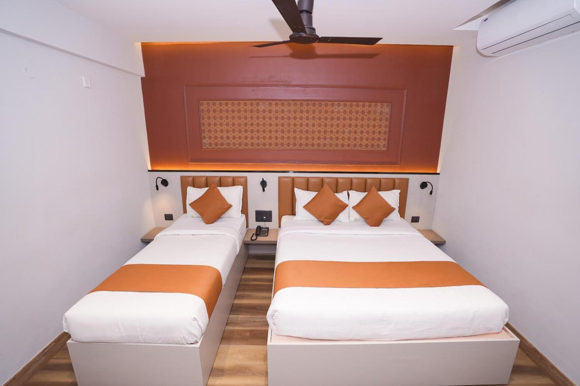 Vaishnavi Residency Hotel Бангалор Екстериор снимка