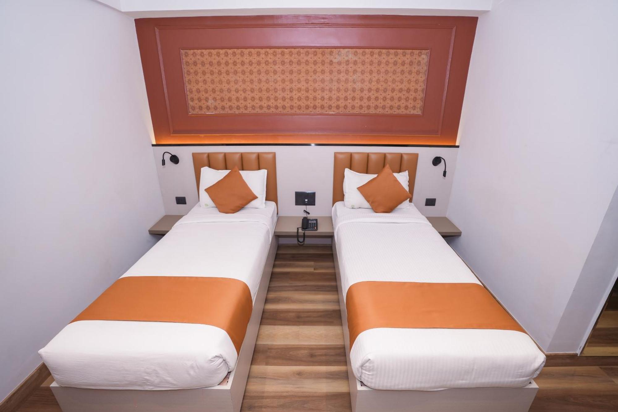 Vaishnavi Residency Hotel Бангалор Екстериор снимка