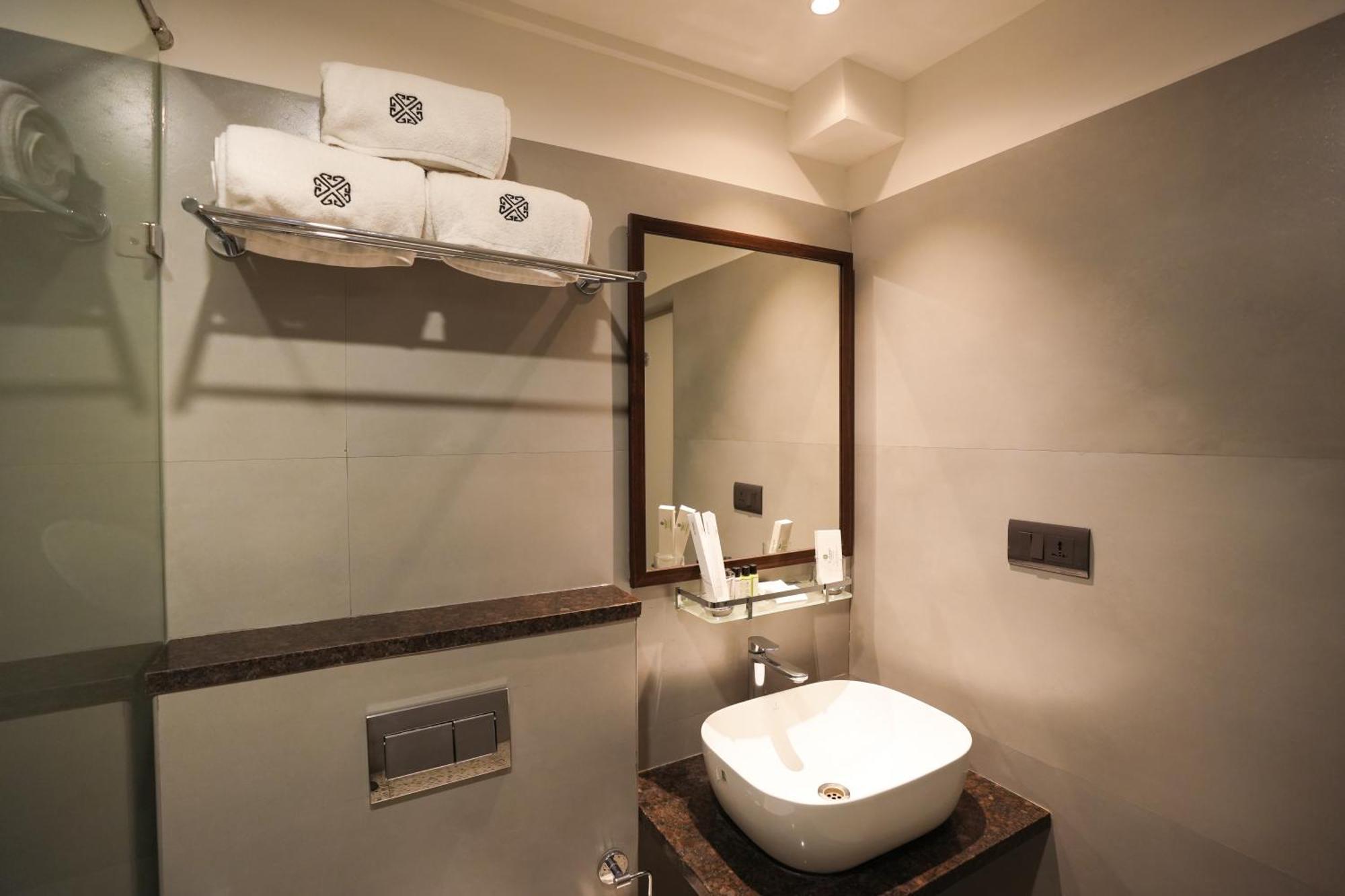 Vaishnavi Residency Hotel Бангалор Екстериор снимка