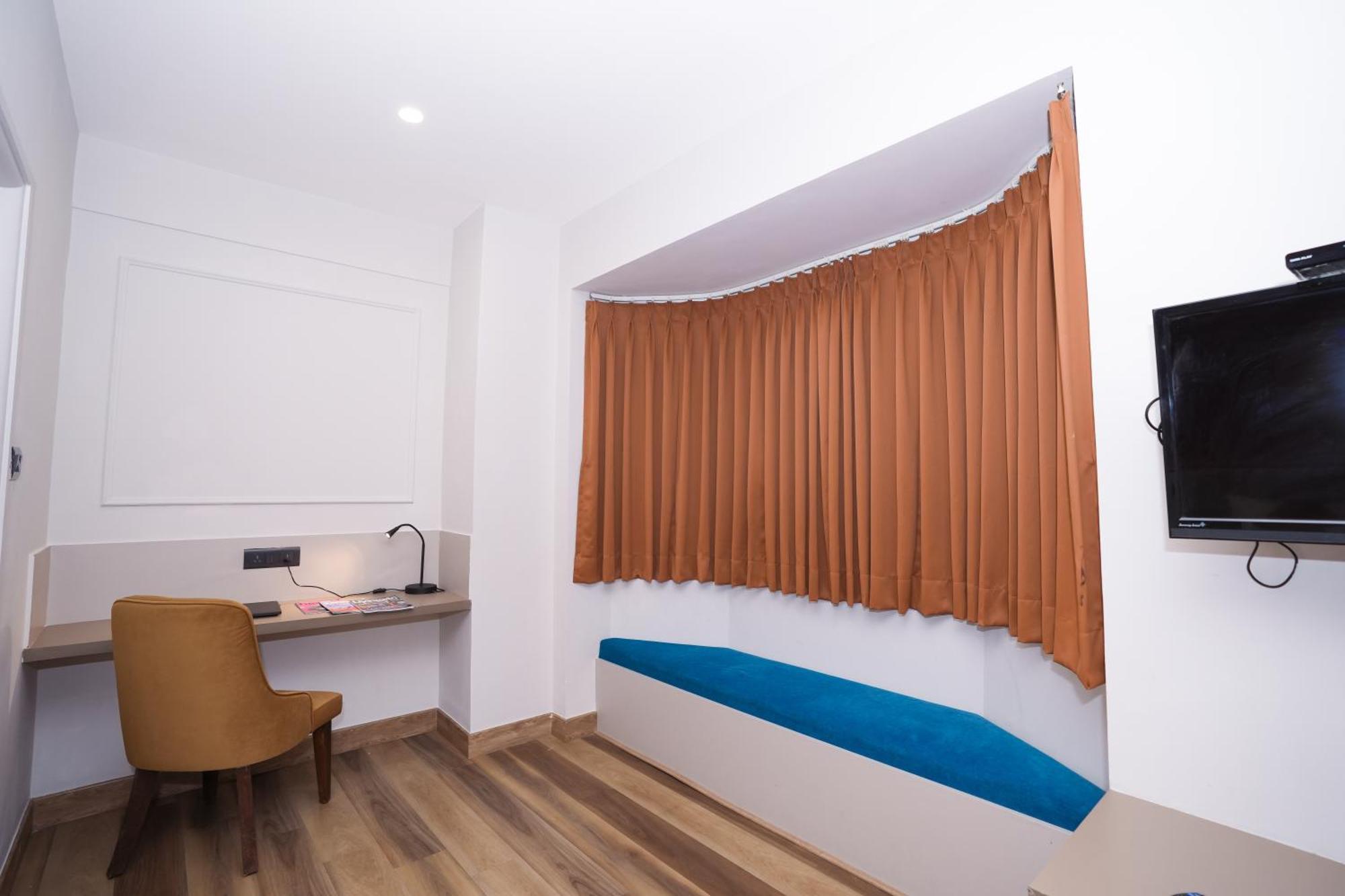 Vaishnavi Residency Hotel Бангалор Екстериор снимка