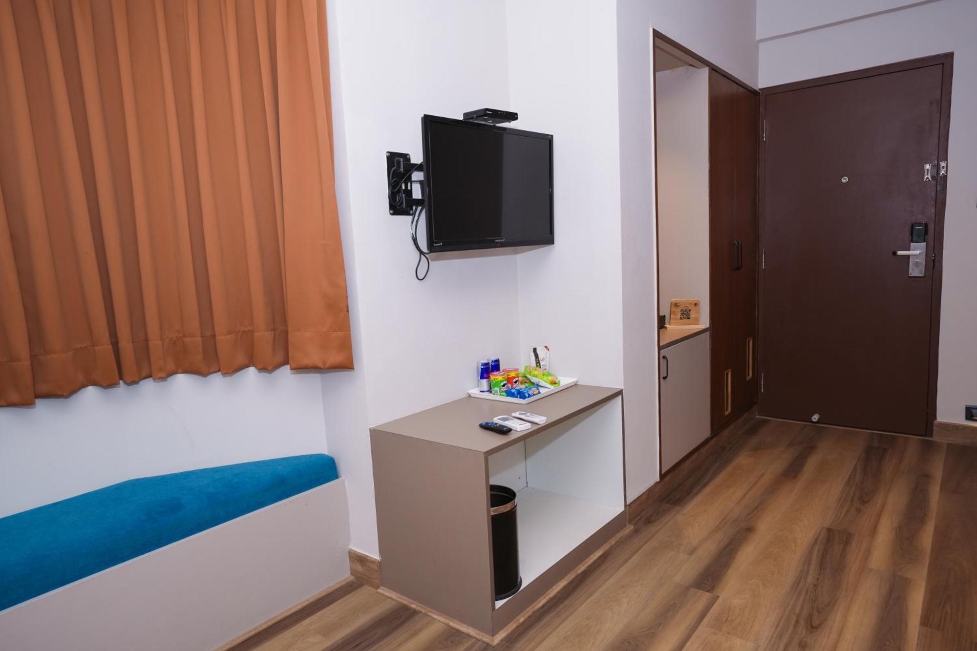 Vaishnavi Residency Hotel Бангалор Екстериор снимка